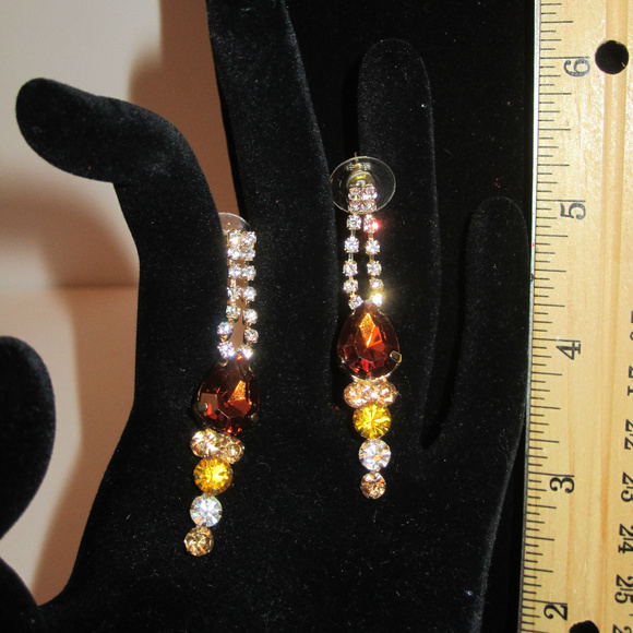Crystal Topaz Rhinestone Set Dangle Drop Earrings - Picture 7 of 8